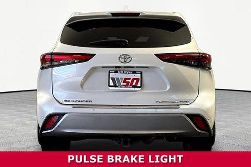 Blizzard Pearl 2020 Toyota Highlander Platinum