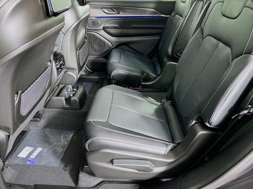 2025 Jeep Grand Cherokee L Overland