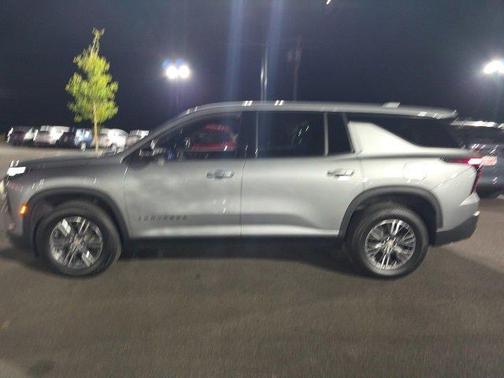 2024 Chevrolet Traverse LS