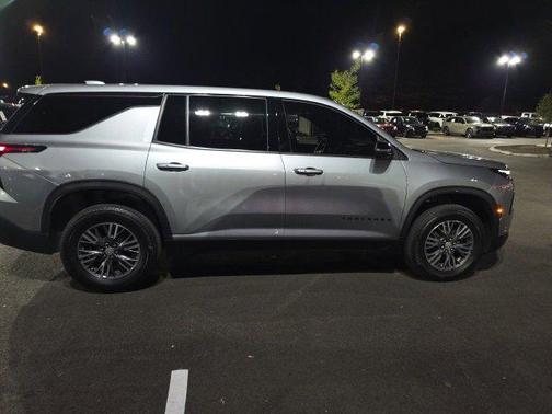 2024 Chevrolet Traverse LS