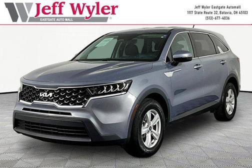 Everlasting Silver 2023 Kia Sorento LX