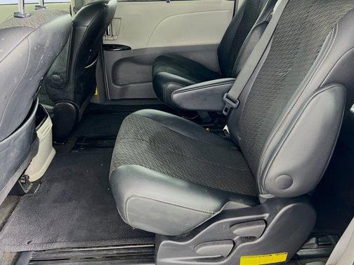 2014 Toyota Sienna SE