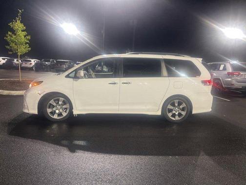 2014 Toyota Sienna SE