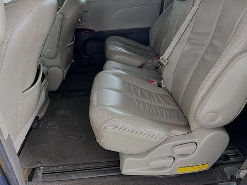 2014 Toyota Sienna XLE