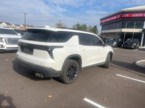 2024 Chevrolet Traverse LT