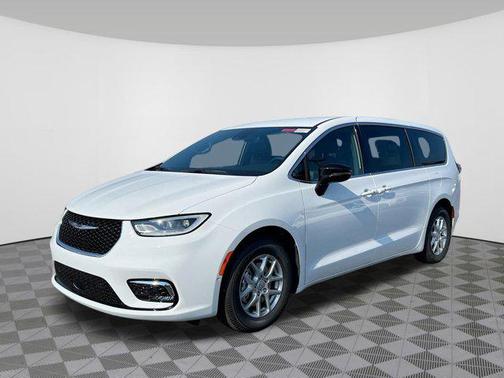 Bright White Clearcoat 2026 Chrysler Pacifica L