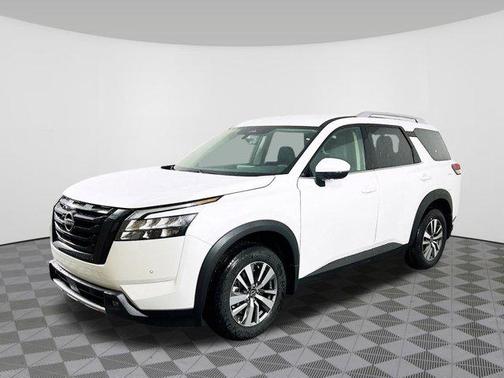 2025 Nissan Pathfinder SL 4WD