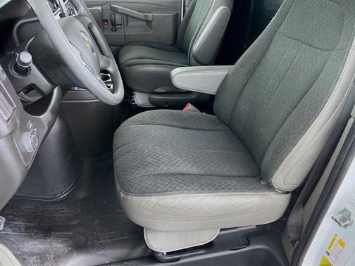 2024 Chevrolet Express 2500 RWD 2500 Regular Wheelbase WT