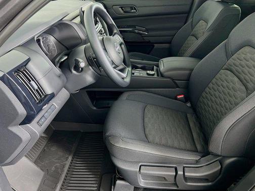 2025 Nissan Pathfinder S 4WD
