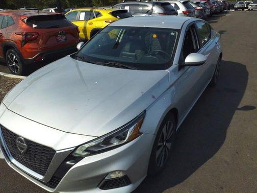 2021 Nissan Altima 2.5 SV