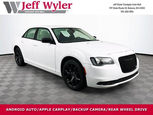 2023 Chrysler 300 Touring