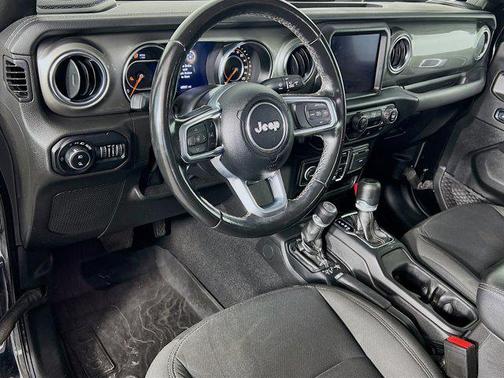 2022 Jeep Gladiator Overland