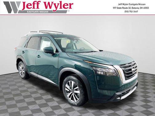 2025 Nissan Pathfinder SL 4WD