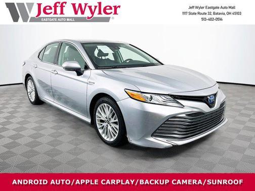 2020 Toyota Camry Hybrid XLE