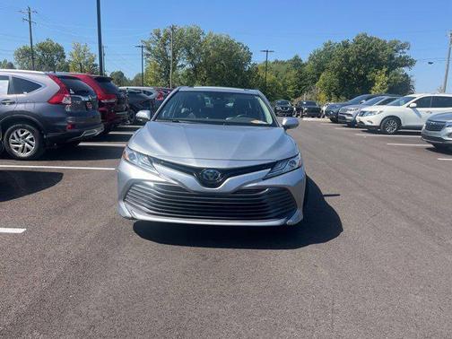 2020 Toyota Camry Hybrid XLE