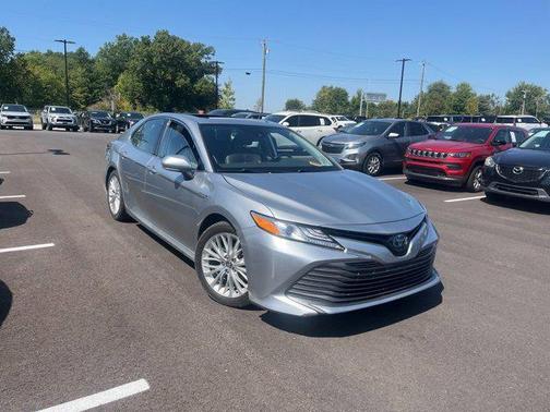 2020 Toyota Camry Hybrid XLE