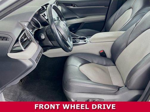 2020 Toyota Camry Hybrid XLE