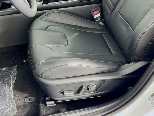 2025 Hyundai ELANTRA HEV Limited