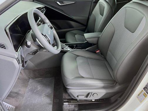 2025 Kia Niro Touring