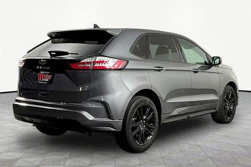 Carbonized Gray Metallic 2024 Ford Edge ST Line