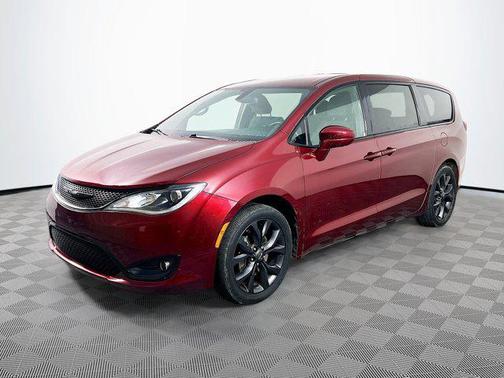 2020 Chrysler Pacifica Touring