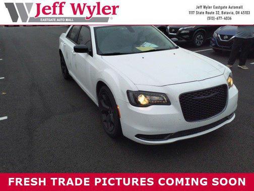 2023 Chrysler 300 Touring