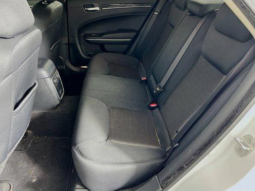 2023 Chrysler 300 Touring