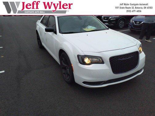 2023 Chrysler 300 Touring