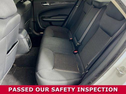 2023 Chrysler 300 Touring