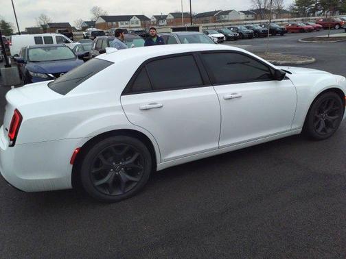 2023 Chrysler 300 Touring