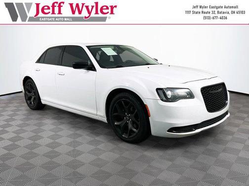 2023 Chrysler 300 Touring