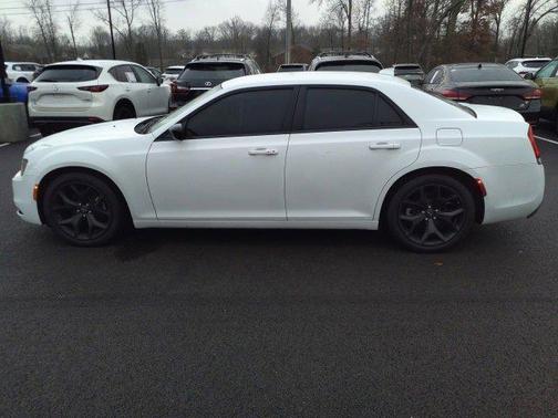 2023 Chrysler 300 Touring