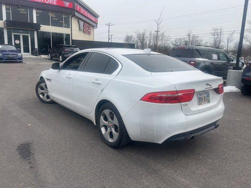 2017 Jaguar XE 25t