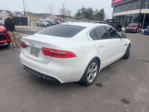2017 Jaguar XE 25t