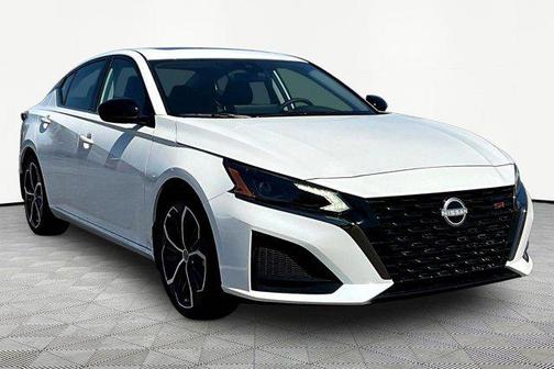 2025 Nissan Altima SR FWD