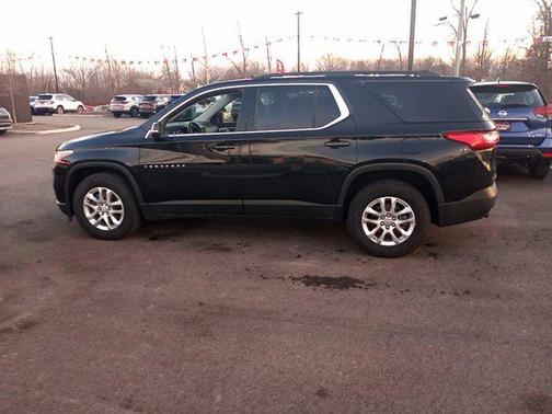 2021 Chevrolet Traverse LT Cloth