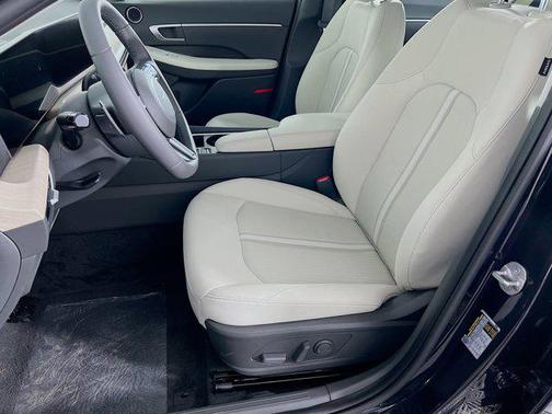 2025 Hyundai SONATA Hybrid SE