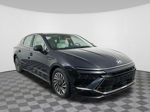 2025 Hyundai SONATA Hybrid SE