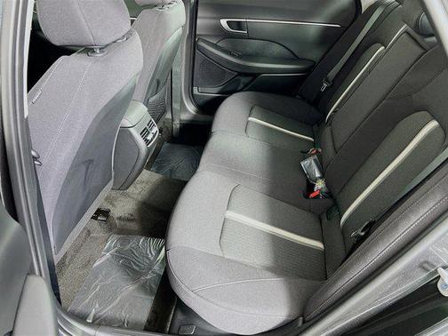 2025 Hyundai SONATA Hybrid SE