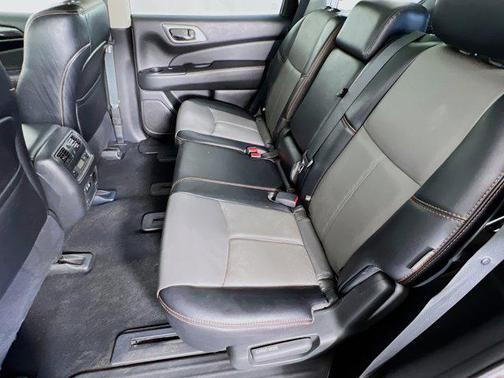 2020 Nissan Pathfinder SL 4WD