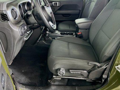 2023 Jeep Wrangler 4-Door Sahara 4x4