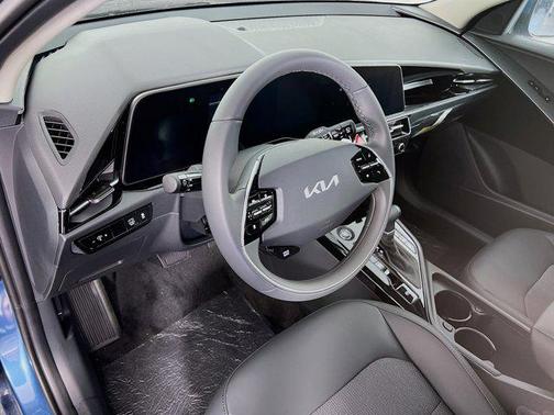 2025 Kia Niro EX