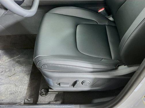 Wolf Gray 2026 Kia Sportage Hybrid EX