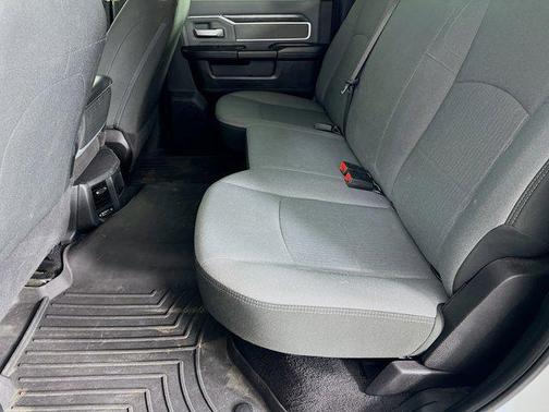 2019 RAM 2500 Big Horn Crew Cab 4x4 6'4' Box