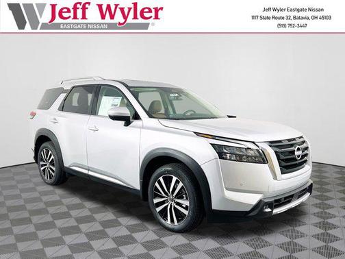 2025 Nissan Pathfinder Platinum 4WD