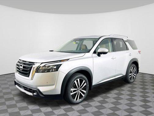 2025 Nissan Pathfinder Platinum 4WD