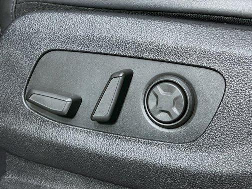 2022 Kia Carnival SX