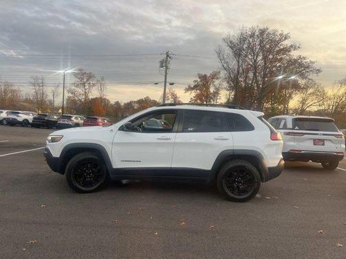2022 Jeep Cherokee Trailhawk