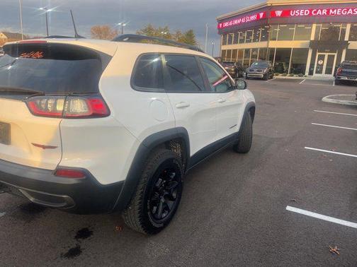 2022 Jeep Cherokee Trailhawk