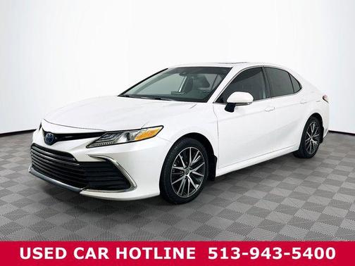 2022 Toyota Camry Hybrid XLE
